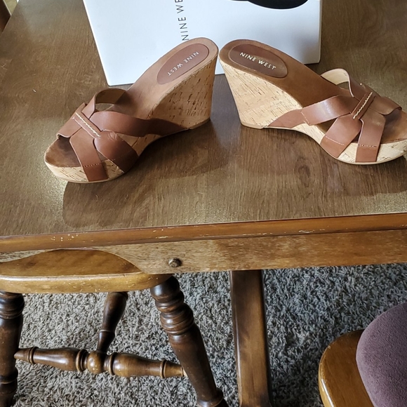 Shoes - Picture 2 of 3